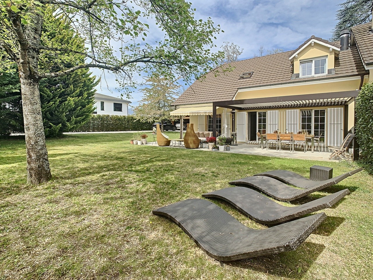 Villa dans un cadre verdoyant et paisible