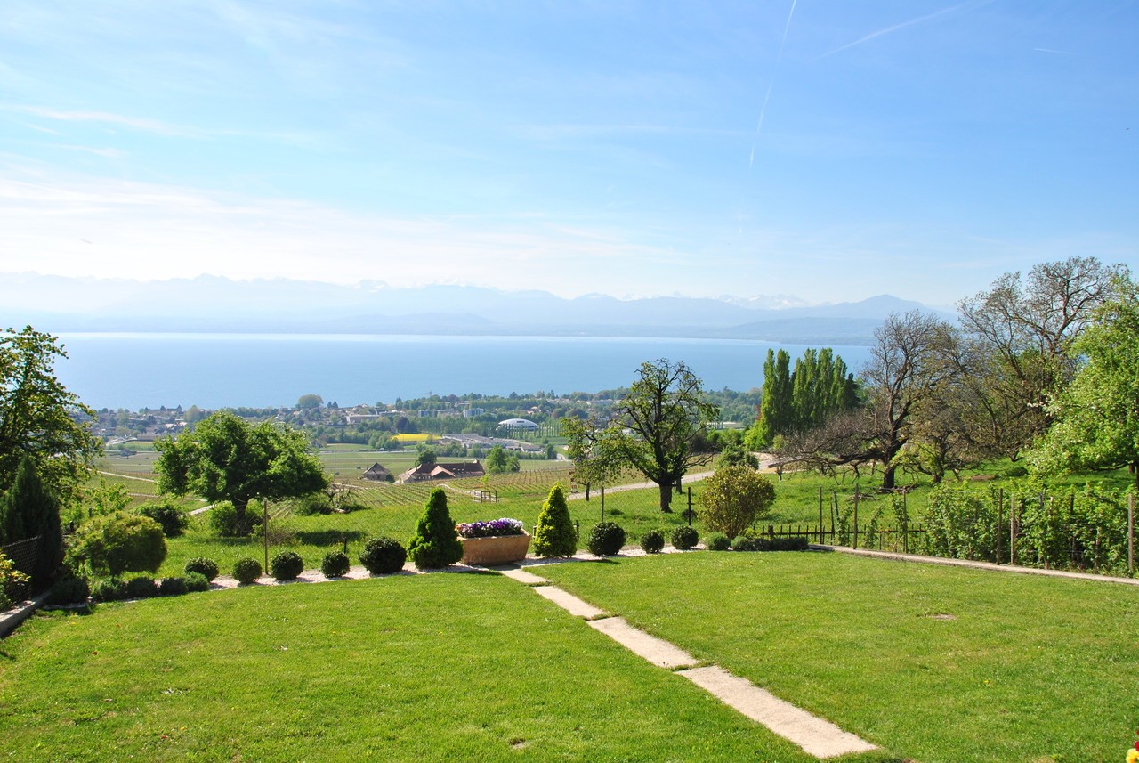Le Hameau de Bugnaux sur Rolle et la Côte lémanique
