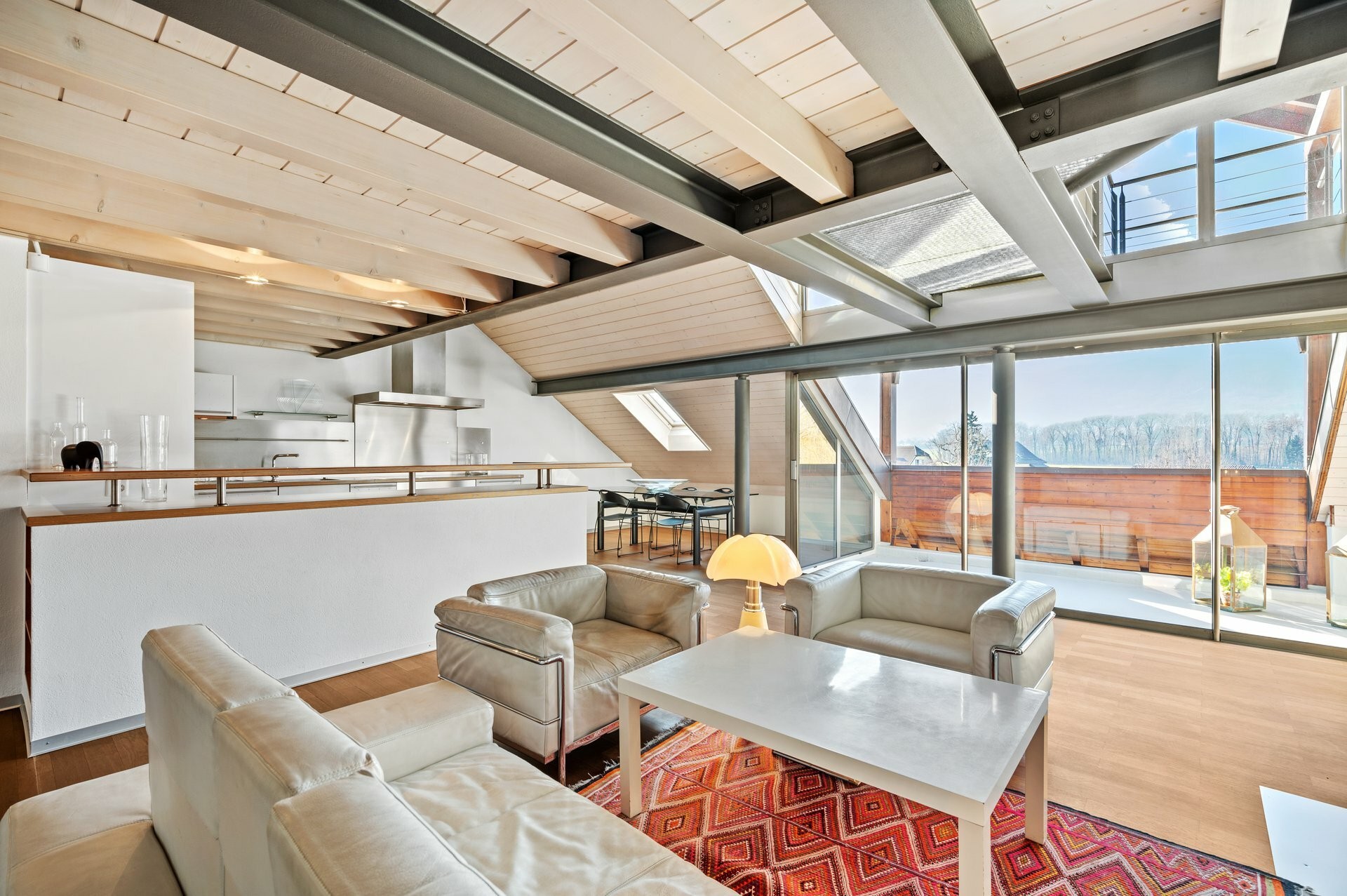 Unique, maison de village à l'esprit contemporain