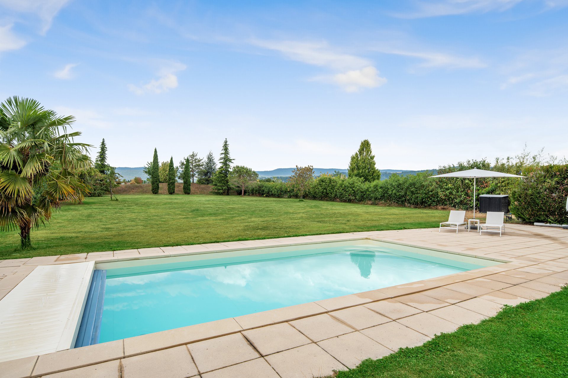 Elégante propriété individuelle à deux pas du lac