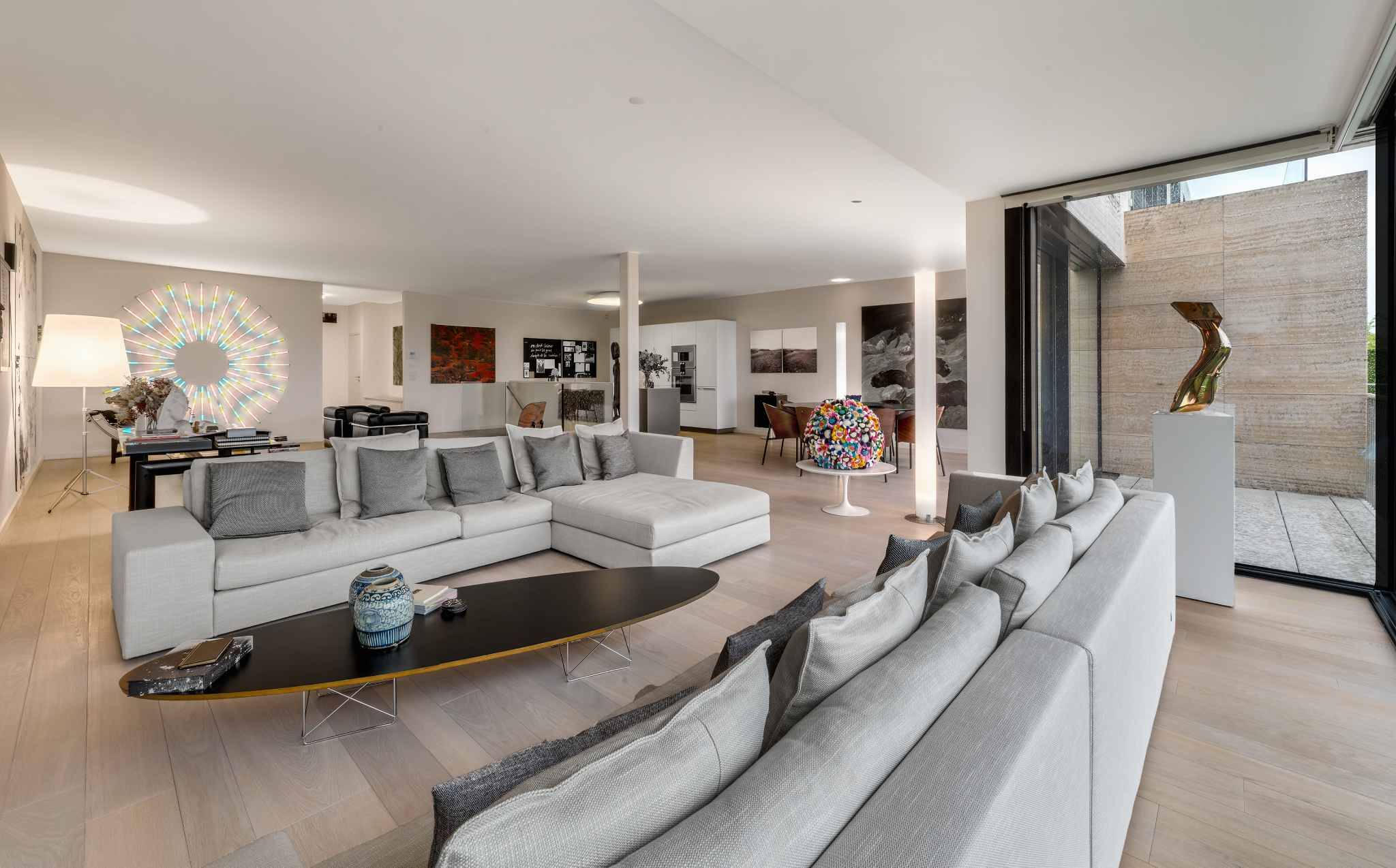 Coup de cœur: sublime duplex contemporain avec jardins, vue sur les champs et le lac