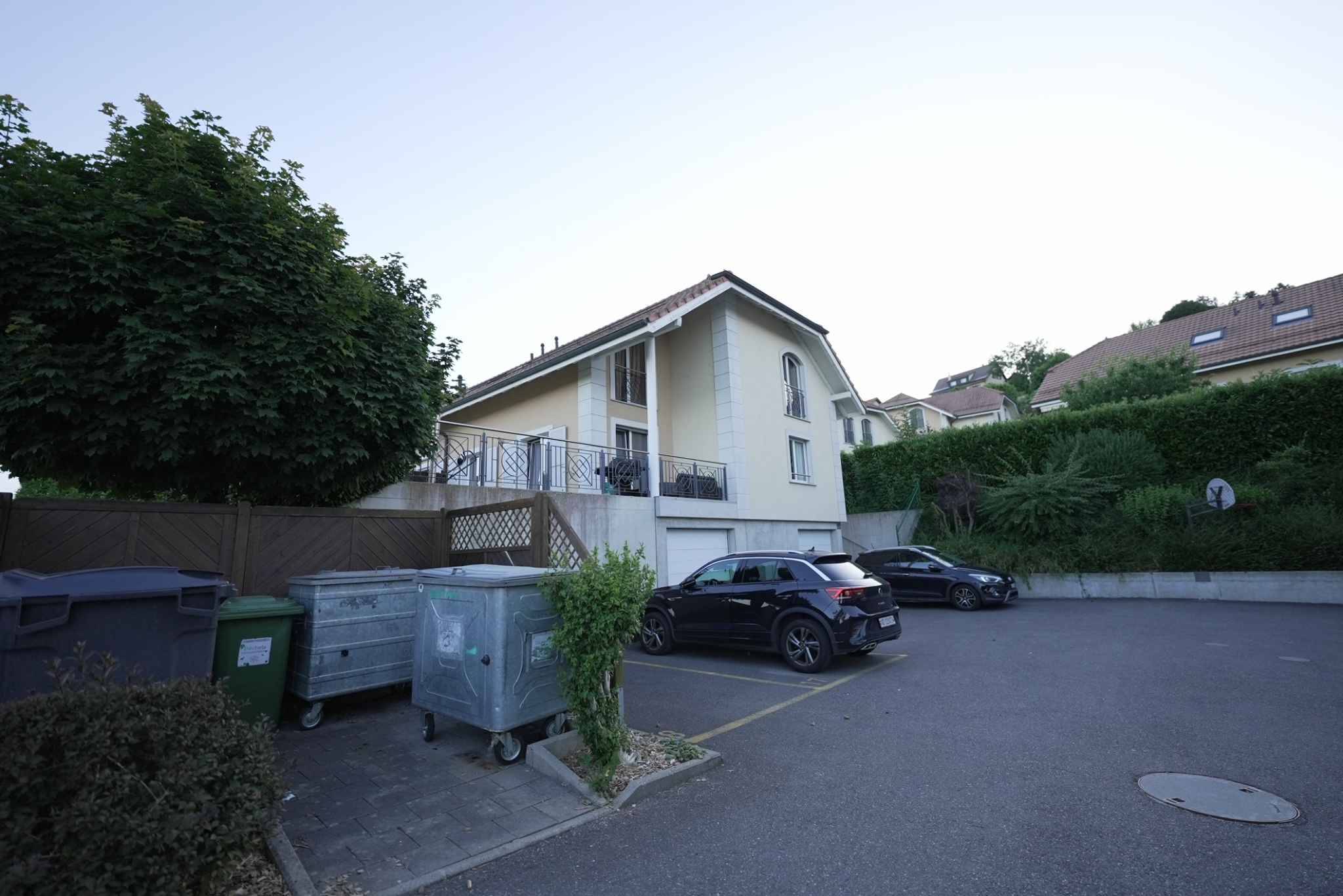 Superbe villa mitoyenne de 5½ pièces avec terrasse, jardin, garage et place de parc 