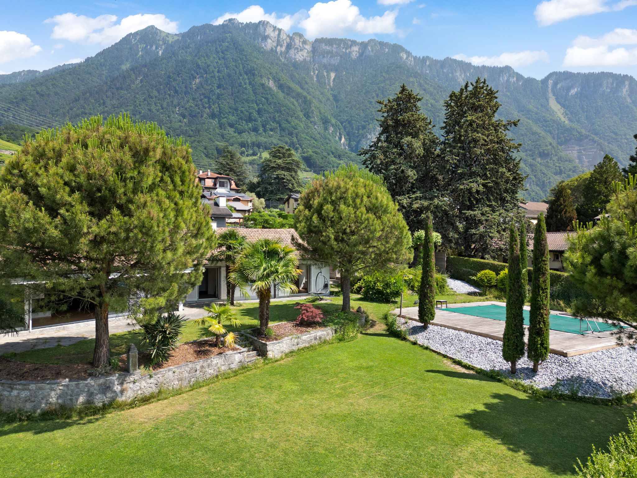 Superbe villa individuelle avec piscine et vue lac