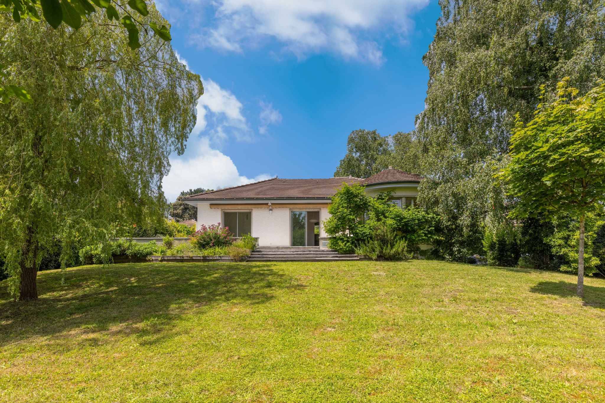 Villa familiale au cœur d'un quartier résidentiel et paisible