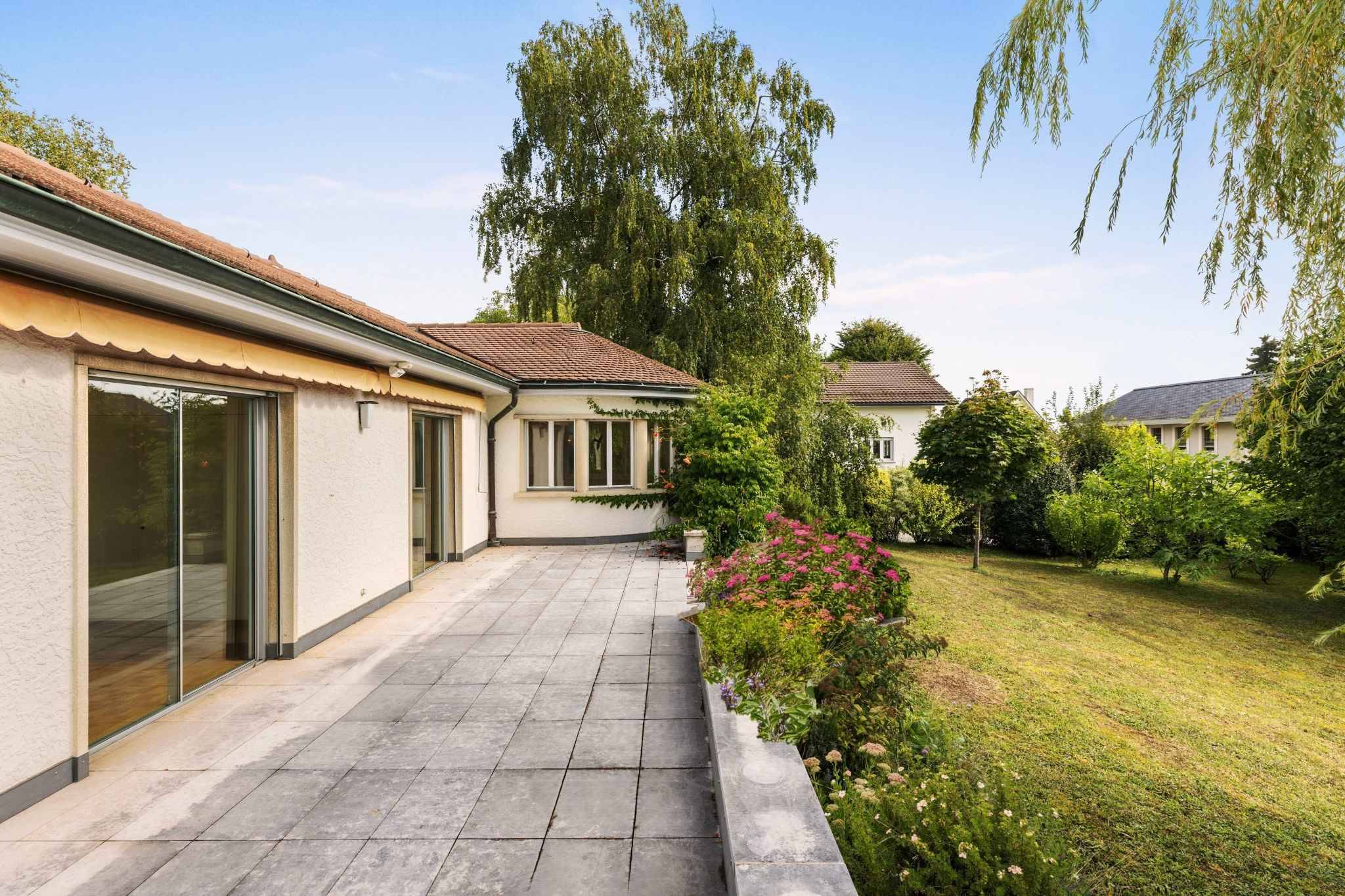 Charmante villa avec fort potentiel constructible