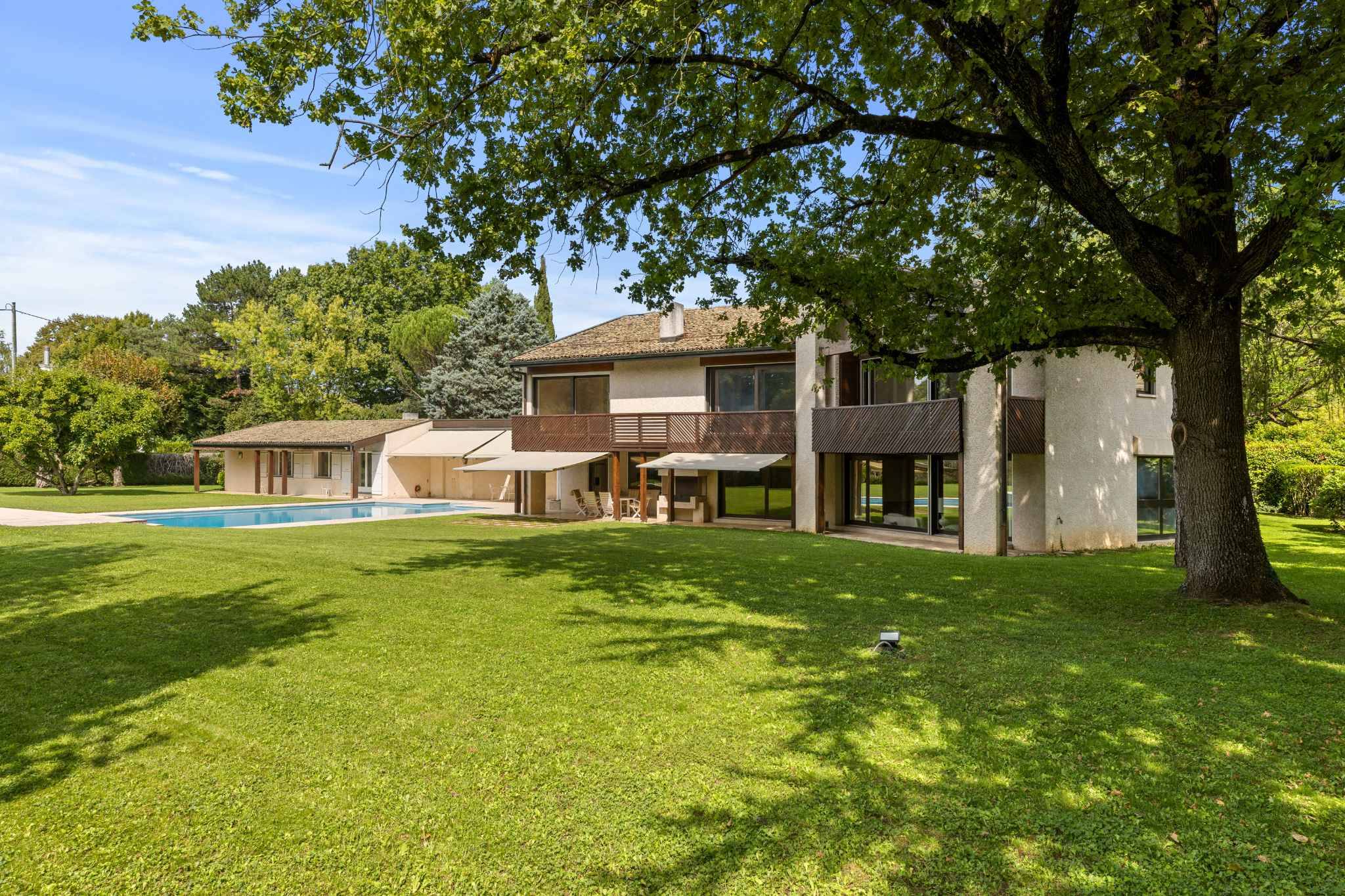 Propriété d’exception dans l'exclusif Hameau de Villette