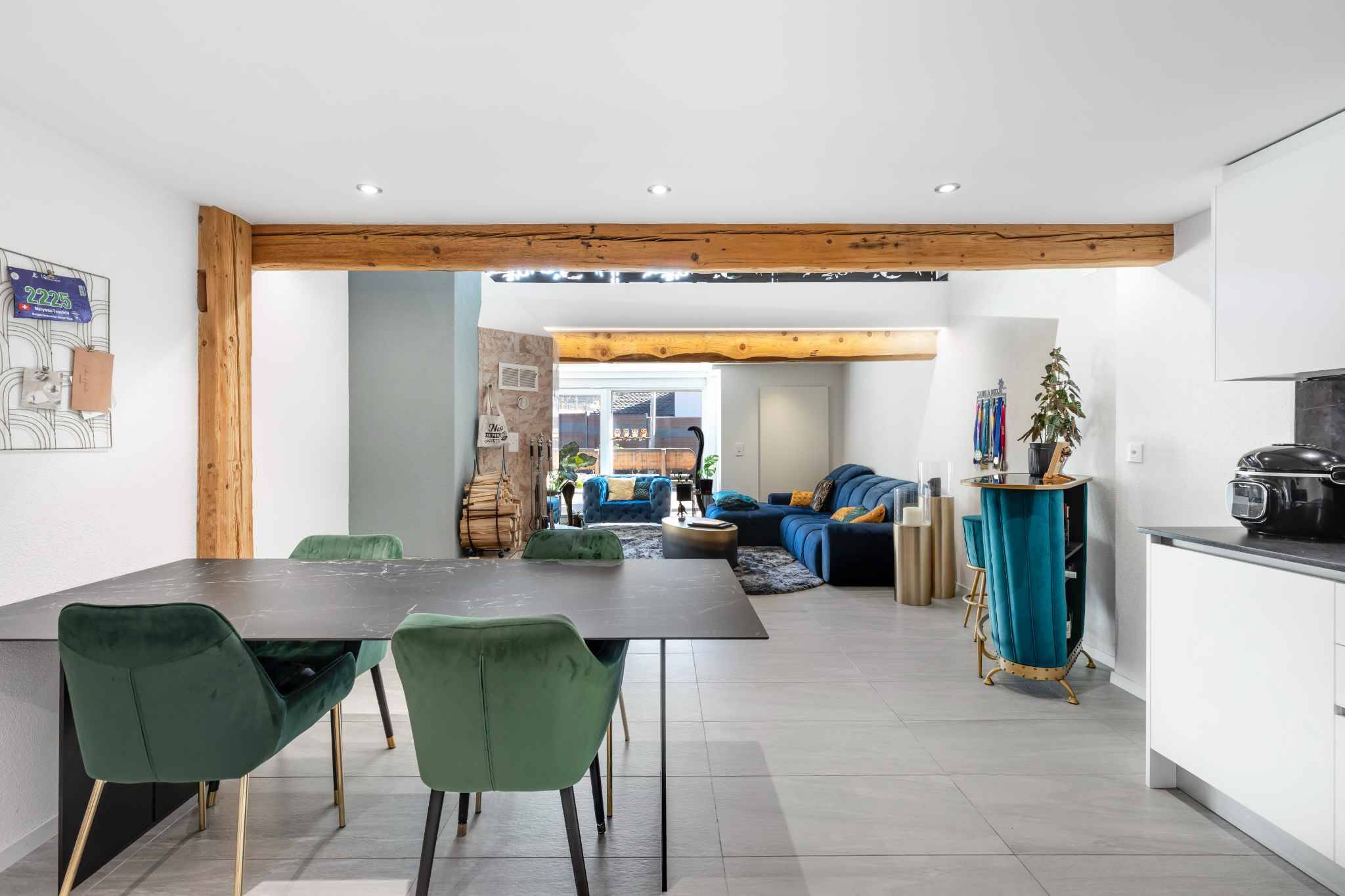 Duplex de caractère baigné de lumière