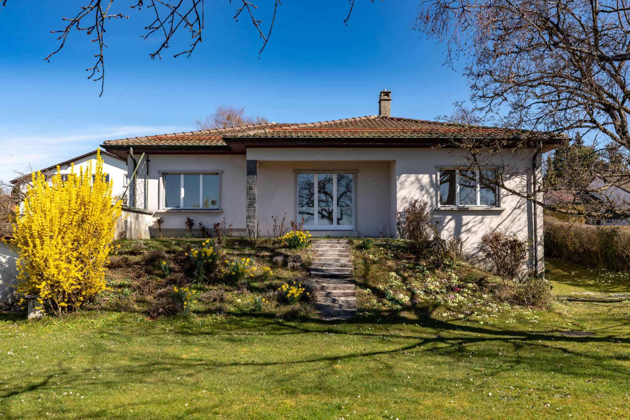 Spacieuse maison individuelle avec beau jardin