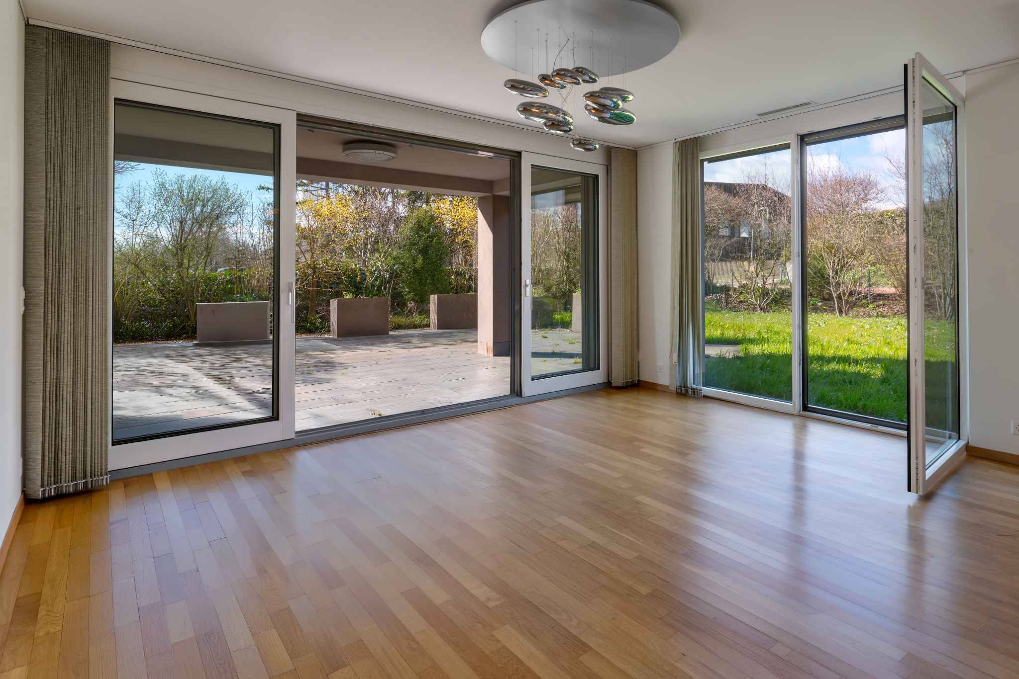 Duplex familial avec jardin et triple exposition