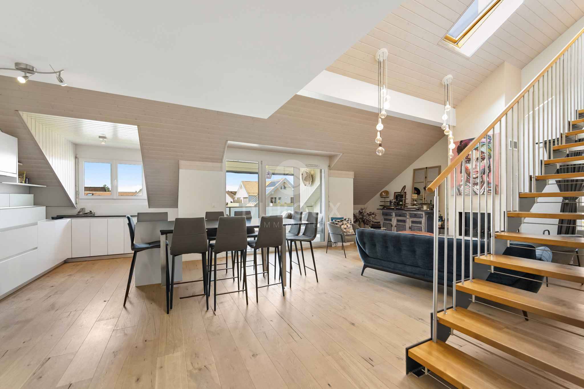 MAGNIFIQUE APPARTEMENT EN DUPLEX DE 5.5 PCS AU COEUR DE GLAND