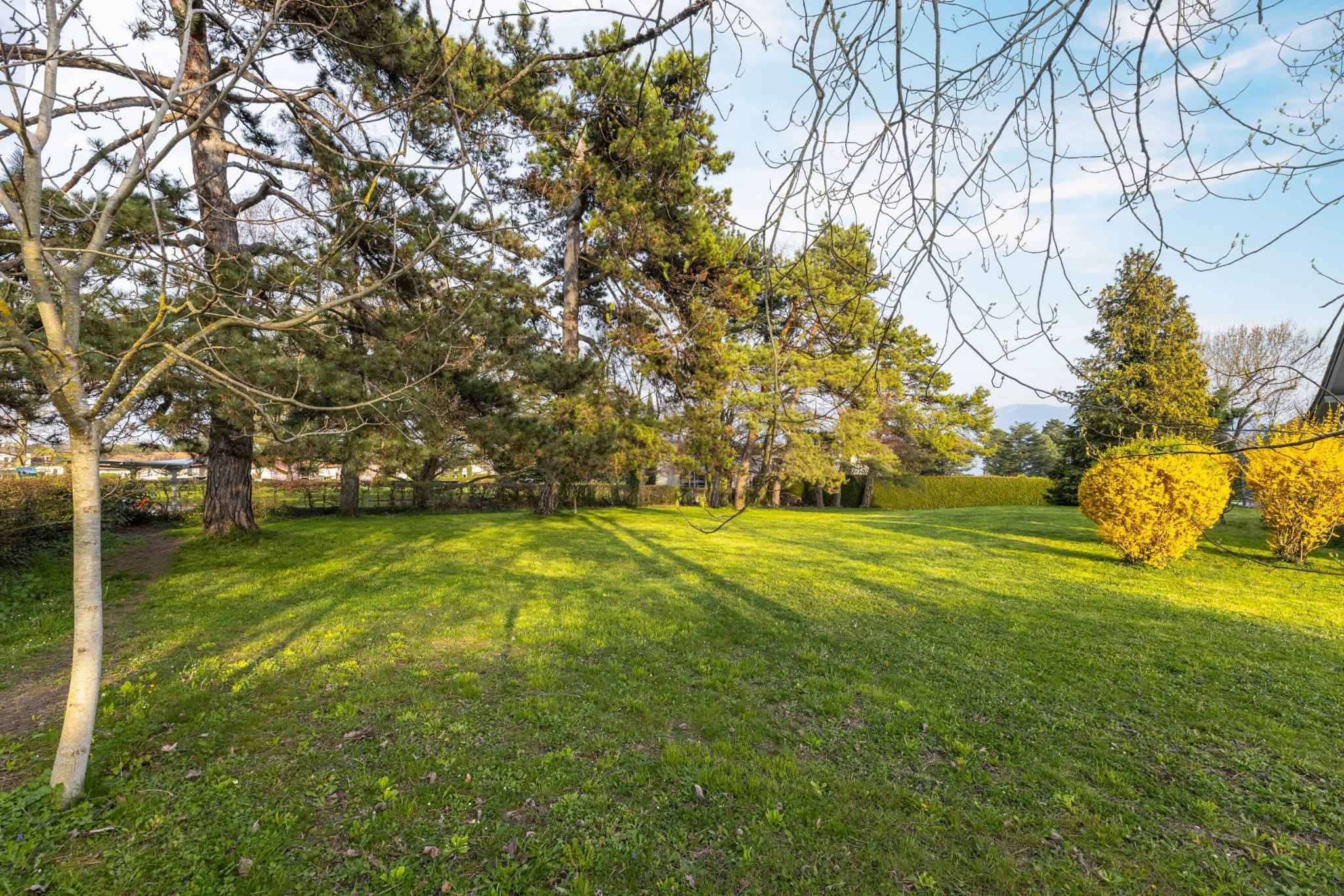 Terrain avec permis en force – Projet de villas avec vue