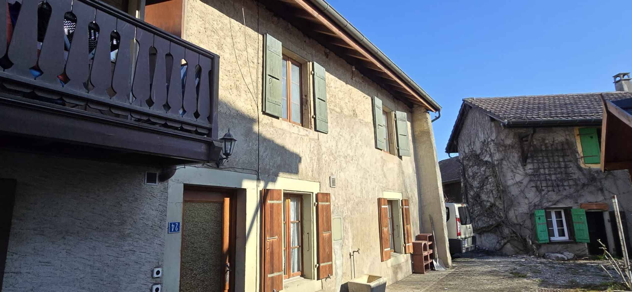 Opportunité rare au centre du village 